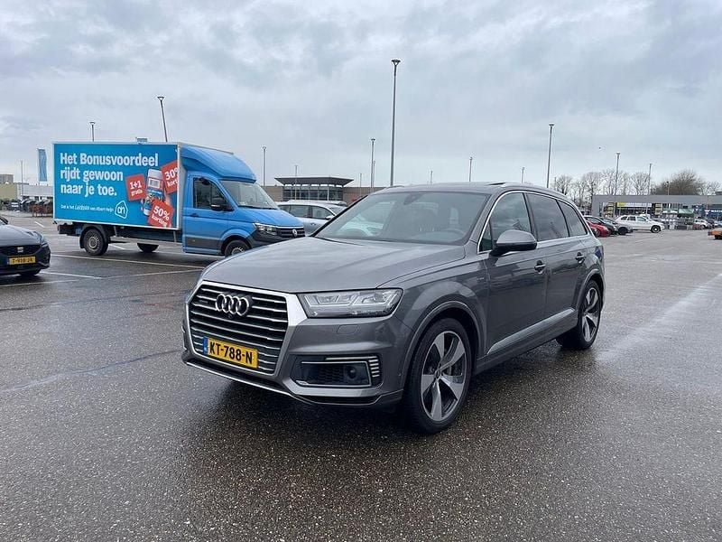 Grau Gebraucht 2016 Audi Q7 Sport SUV | 35.950 € (Guter Preis) - Bild 1/4