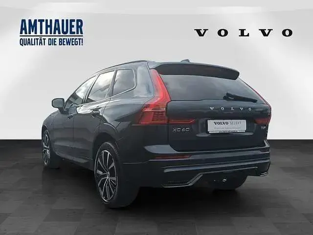 Gebraucht Volvo XC60 Plus 392 PS (288 kW) 2019 Pine greymetallic SUV