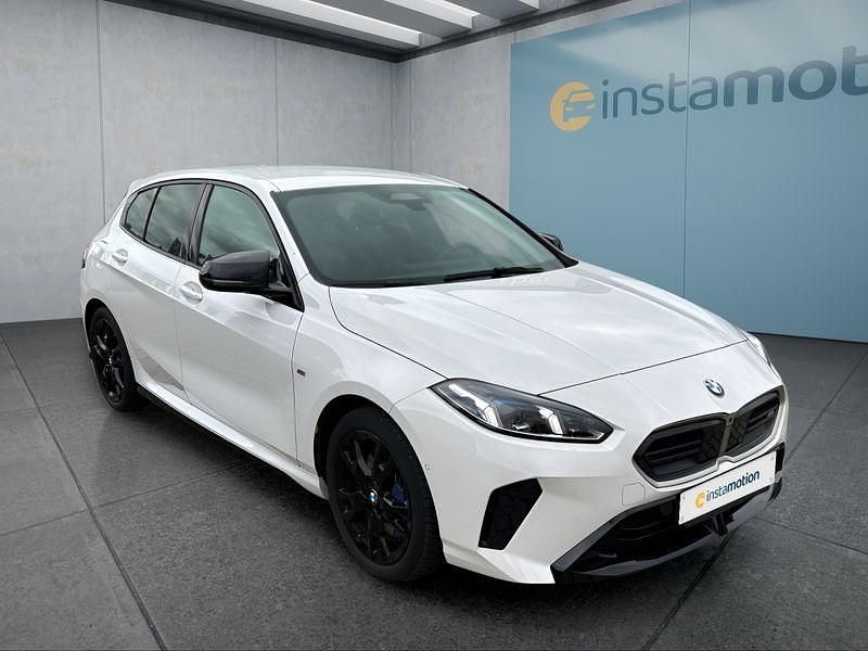 Gebraucht BMW M135 300 PS (220 kW) 2024 Weiß Kleinwagen