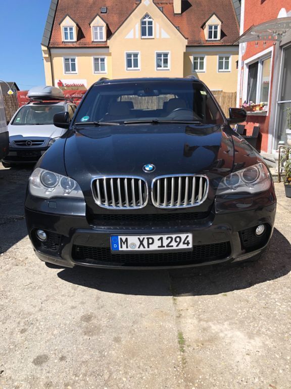 Schwarz Gebraucht 2011 BMW X5 Exclusive SUV | 16.800 € (Etwas zu teuer) - Bild 1/4