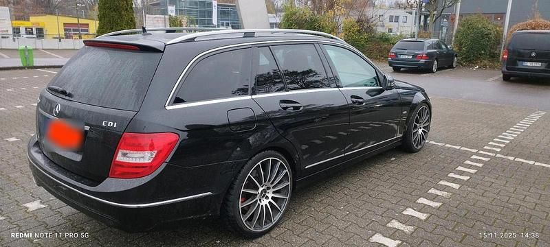 Gebraucht Mercedes C220 175 PS (128 kW) 2012 Schwarz Kombi
