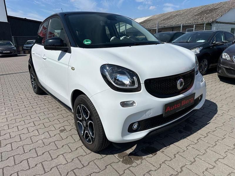 Second-hand Smart ForFour Basis 90 CP (66 kW) 2015 Negru Hatchback