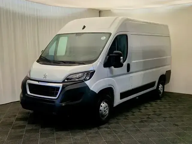 Gebraucht Peugeot Boxer Premium 140 PS (102 kW) 2022 Weiß Van