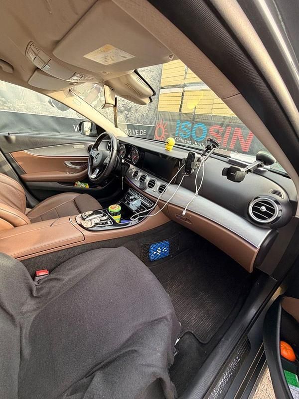 Gebraucht Mercedes E350 Avantgarde 258 PS (189 kW) 2017 Blau Kombi