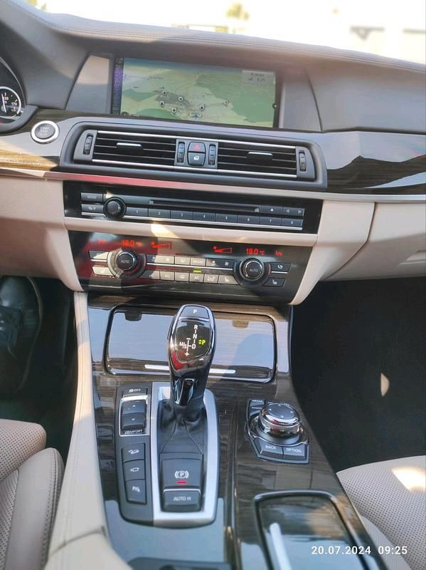 Gebraucht BMW 550 408 PS (300 kW) 2013 Grau Limousine