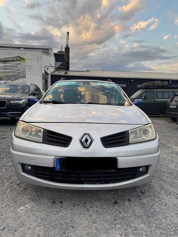 Silber Gebraucht 2008 Renault Mégane GrandTour Exception Kombi | 1.600 € (Fairer Preis) - Bild 1/4