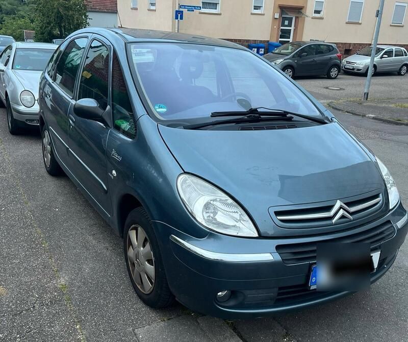 Grau Gebraucht 2005 Citroën Xsara Picasso Van / Kleinbus | 600 € - Bild 1/4