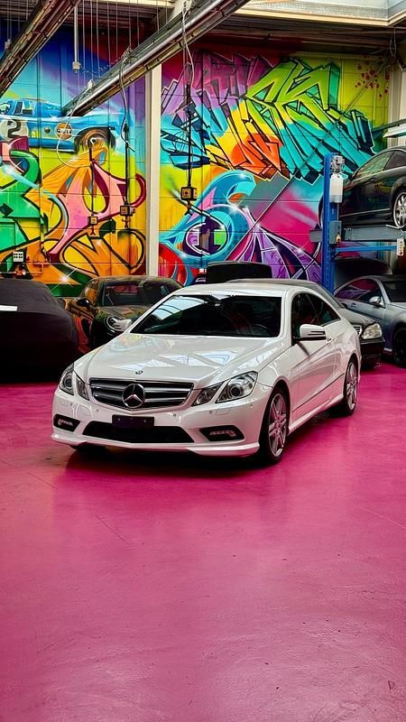 Weiß Gebraucht 2011 Mercedes E350 AMG Coupé | 11.000 € (Superpreis) - Bild 1/4