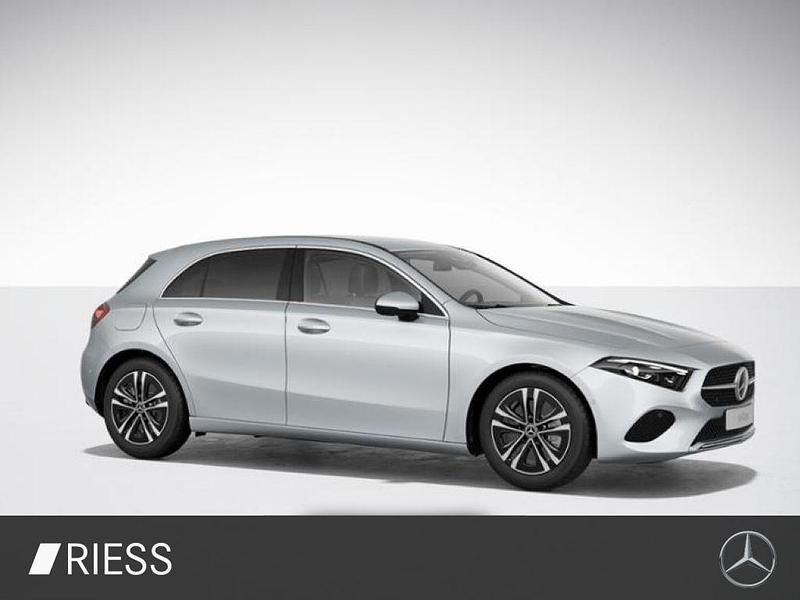Gebraucht Mercedes A250 Progressive 218 PS (160 kW) 2024 Iridiumsilber metallic Limousine