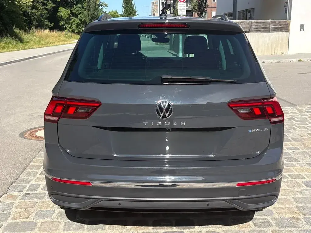 Gebraucht VW Tiguan Life 245 PS (180 kW) 2022 Grau SUV
