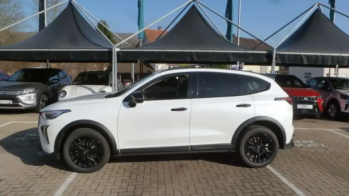 Gebraucht Haval Jolion Lux 177 PS (130 kW) 2026 Moonlight white SUV