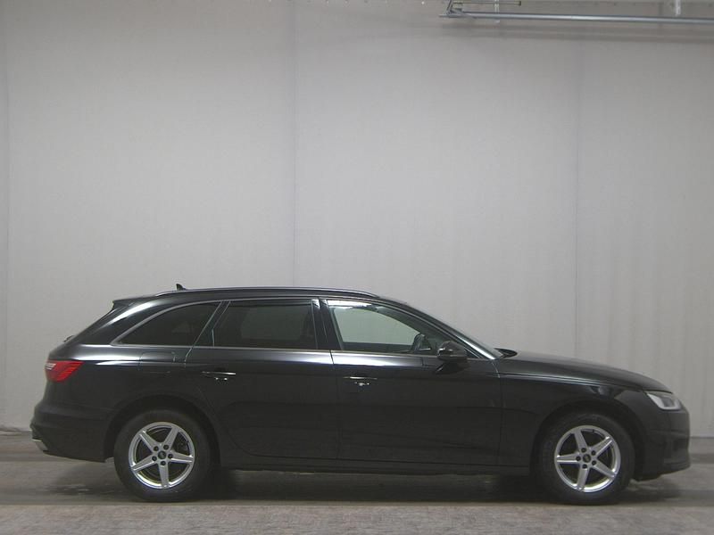 Schwarz Gebraucht 2021 Audi A4 Basis Kombi | 18.580 € (Superpreis) - Bild 1/4