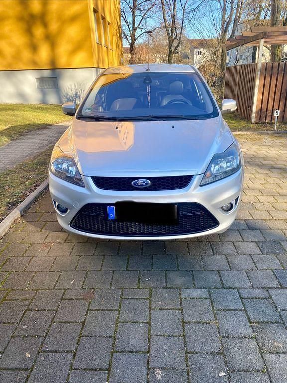 Gebraucht Ford Focus Style 109 PS (80 kW) 2009 Silber Limousine