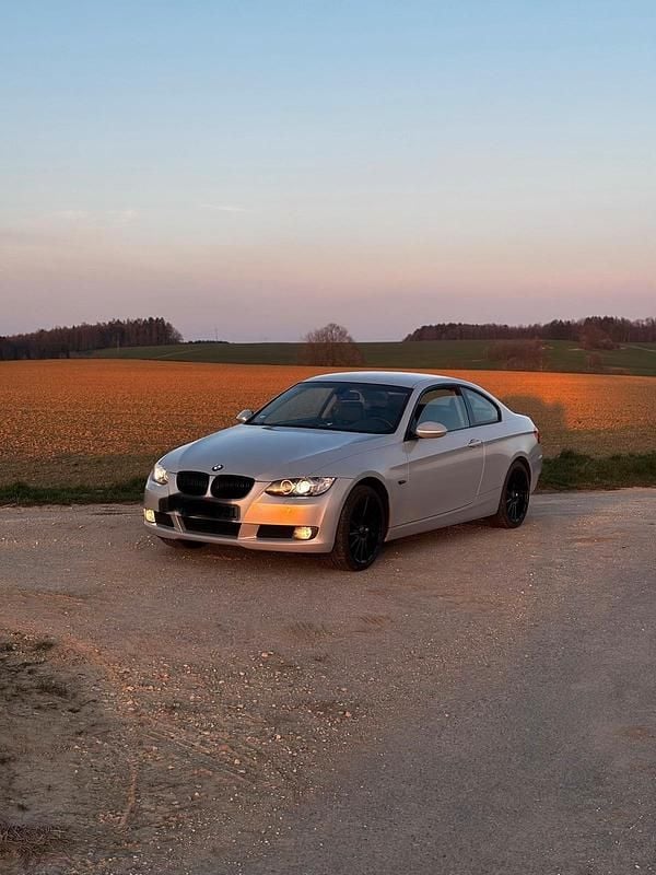 Gebraucht BMW 320 170 PS (125 kW) 2007 Andere farben Coupé