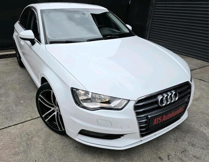 Weiß Gebraucht 2015 Audi A3 Sport Limousine | 9.999 € (Guter Preis) - Bild 1/4