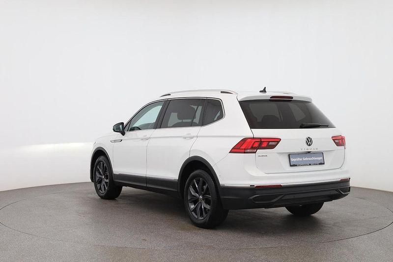 Gebraucht VW Tiguan Allspace Life 150 PS (110 kW) 2023 Weiß SUV