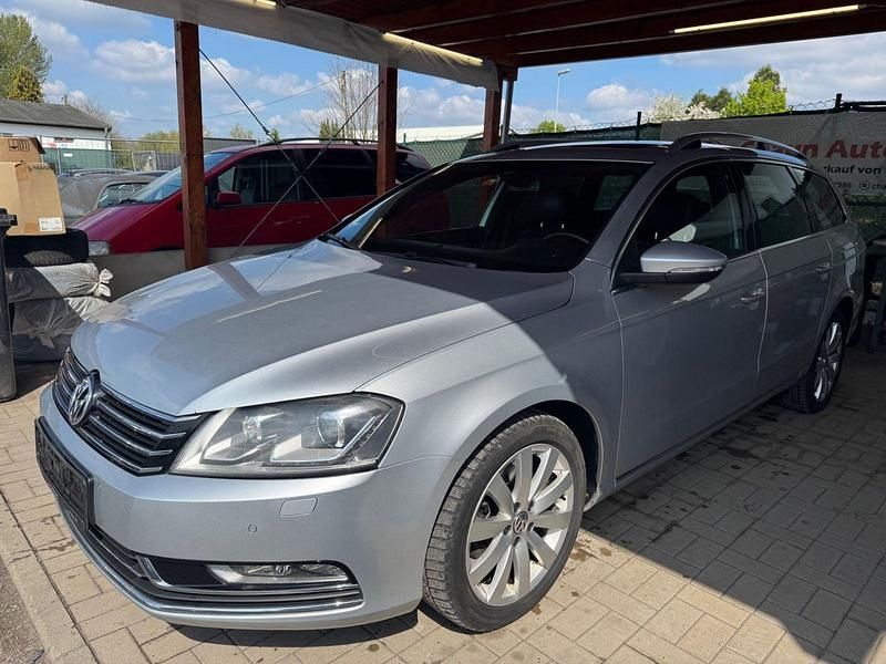 Gebraucht VW Passat Highline 140 PS (102 kW) 2012 Silber Kombi