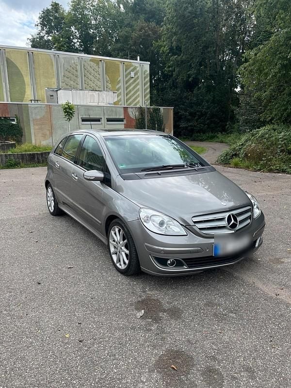 Silber Gebraucht 2006 Mercedes B200 Van / Kleinbus | 7.900 € (Teuer) - Bild 1/4