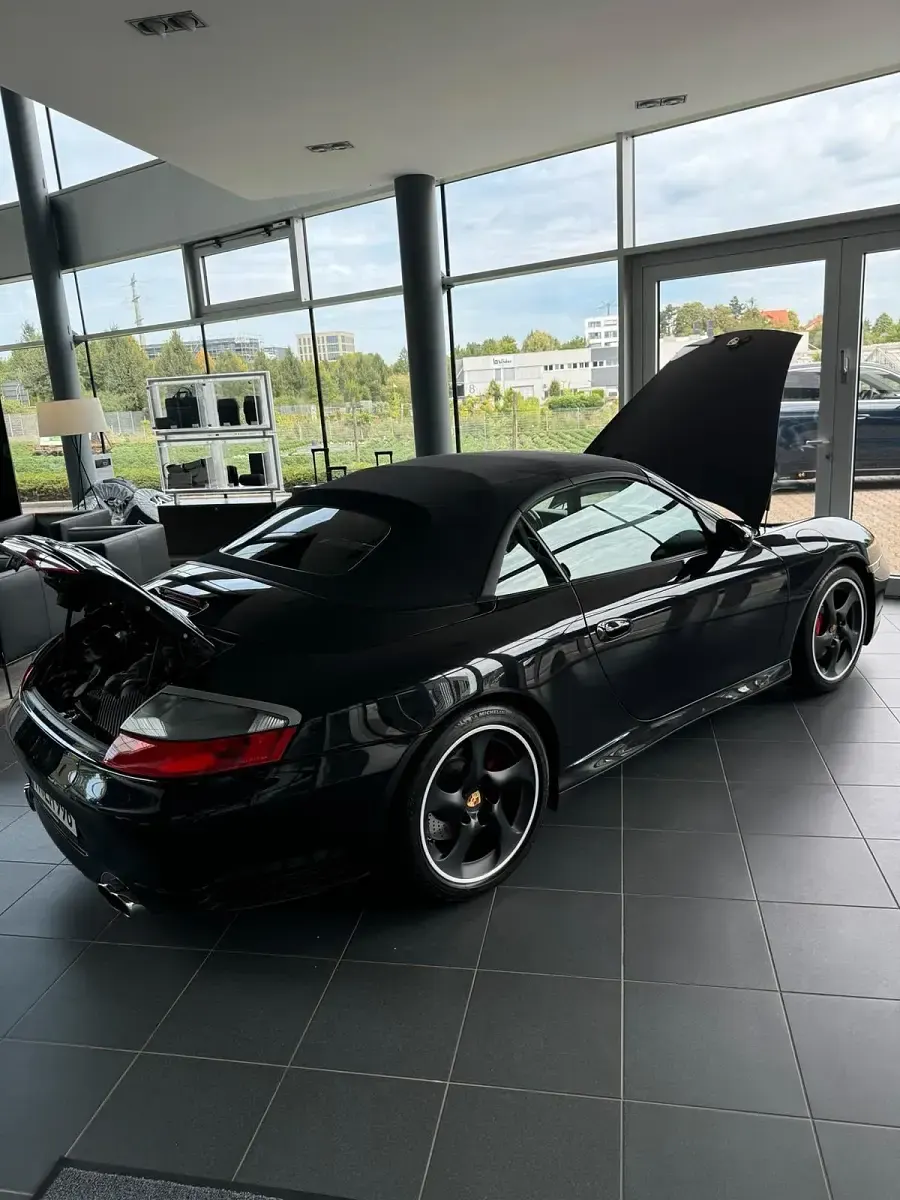 Używany Porsche 996 320 KM (235 kW) 2003 Czarny Kabriolet