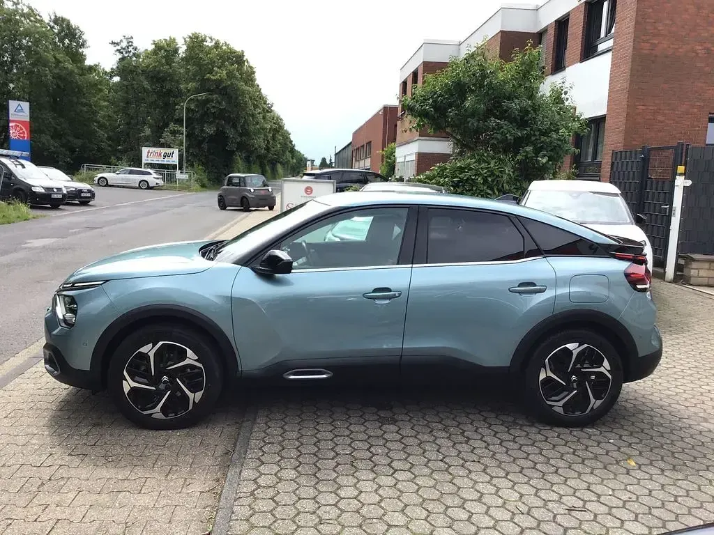 Gebraucht Citroën C4 Shine 131 PS (96 kW) 2023 Blau SUV