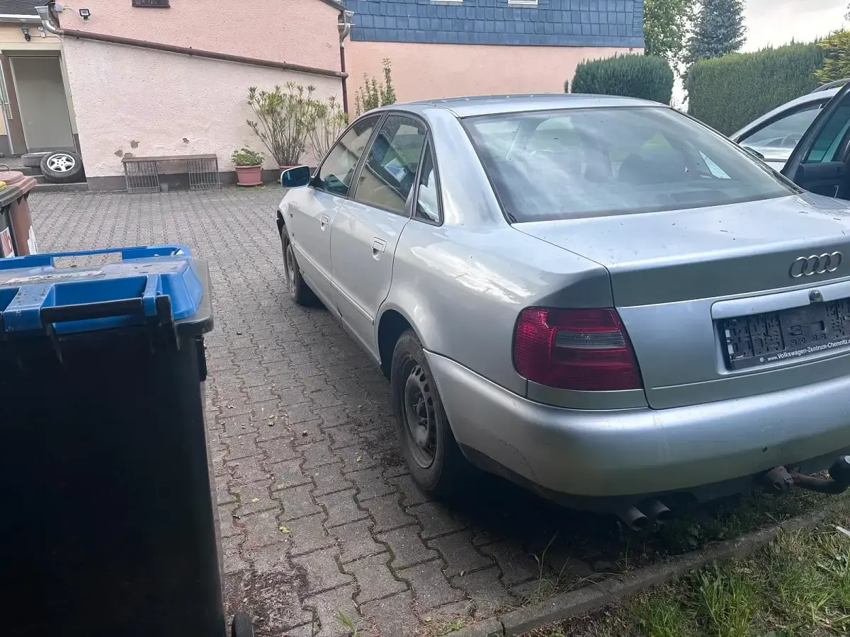 Gebraucht Audi A4 150 PS (110 kW) 1997 Silber Limousine