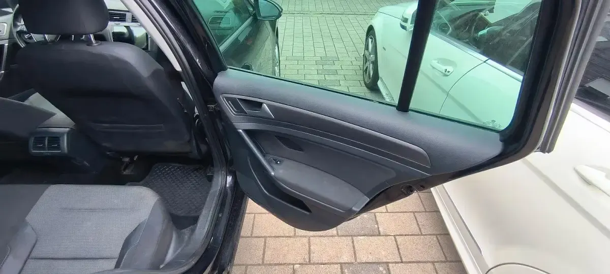 Gebraucht VW Golf VII Comfortline 105 PS (77 kW) 2013 Schwarz Kombi