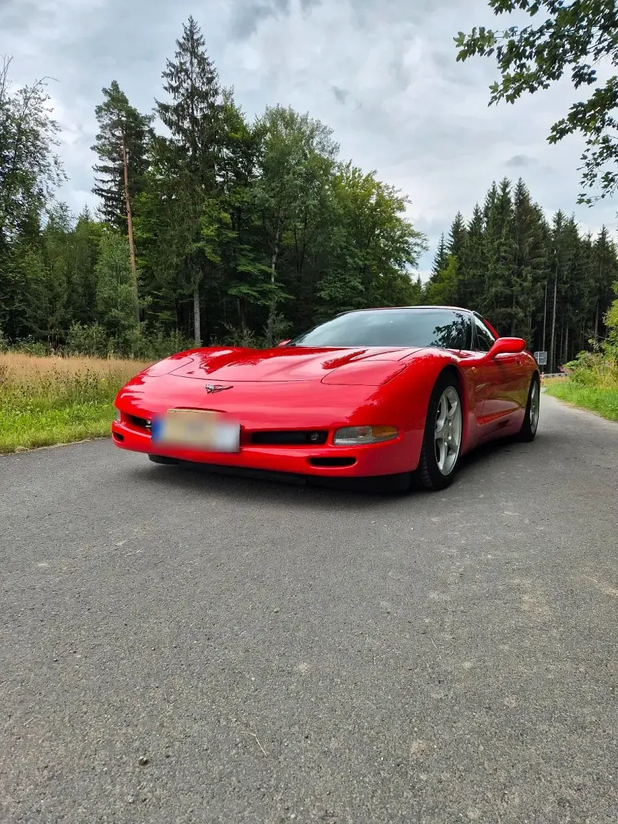Używany Corvette C5 350 KM (257 kW) 2002 Czerwony Kabriolet
