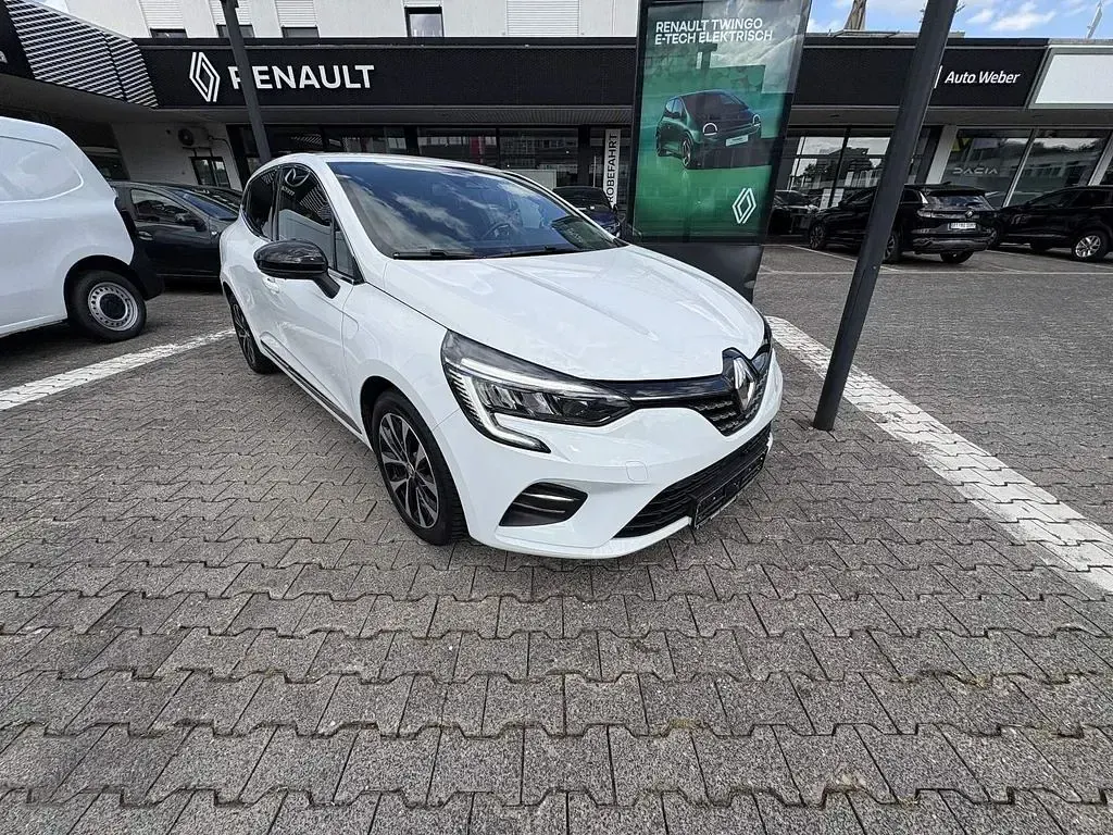 Gebraucht Renault Clio V Techno 91 PS (66 kW) 2023 Weiß Limousine