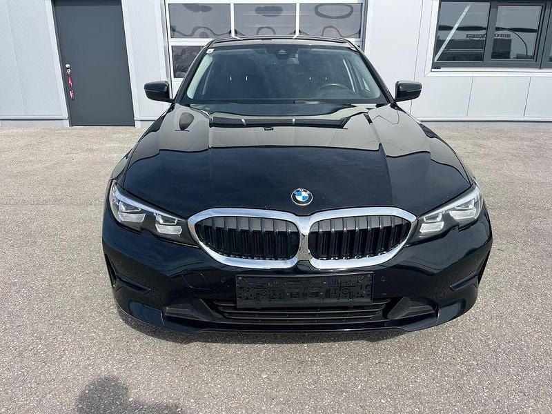 Gebraucht BMW 320 Advantage 190 PS (139 kW) 2021 Schwarz Limousine