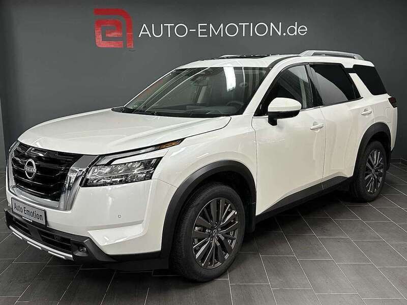 Pearl white metallic Neu 2024 Nissan Pathfinder Premium Edition SUV | 57.320 € - Bild 1/4