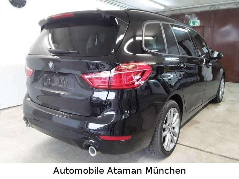 Gebraucht BMW 218 Advantage 150 PS (110 kW) 2020 Schwarz ii/bonnet fluid black Van / Kleinbus