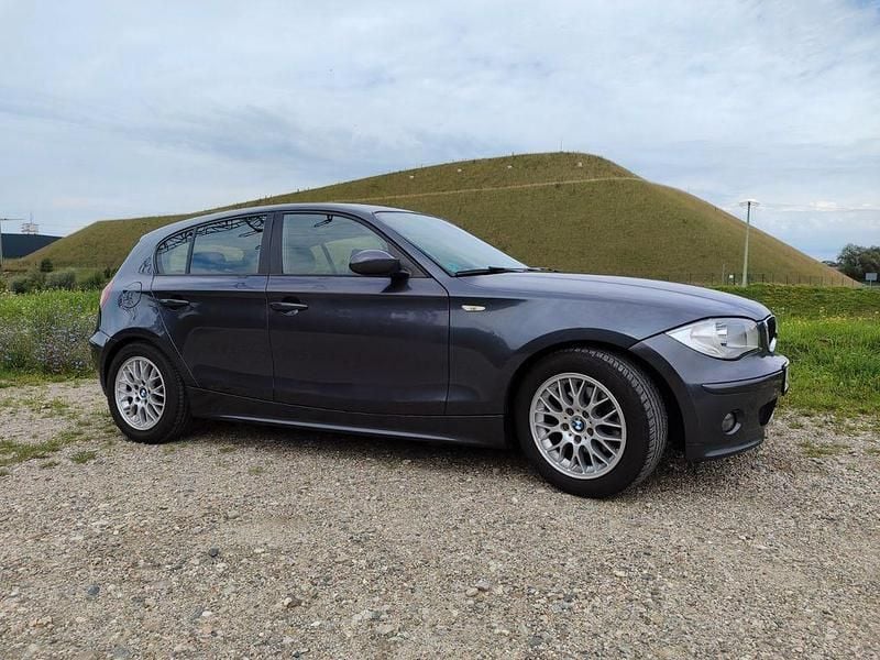 Grau Gebraucht 2006 BMW 120 Performance Kleinwagen | 4.999 € (Fairer Preis) - Bild 1/4