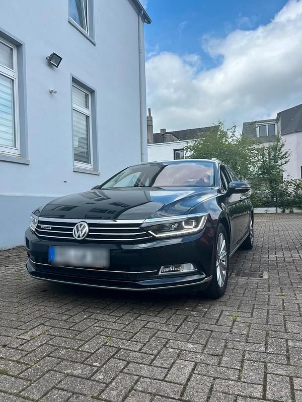 Schwarz Gebraucht 2016 VW Passat Limousine | 18.900 € (Etwas zu teuer) - Bild 1/4