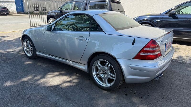 Gebraucht Mercedes SLK32 AMG AMG 354 PS (260 kW) 2002 Brillantsilber  metalliclack Cabrio
