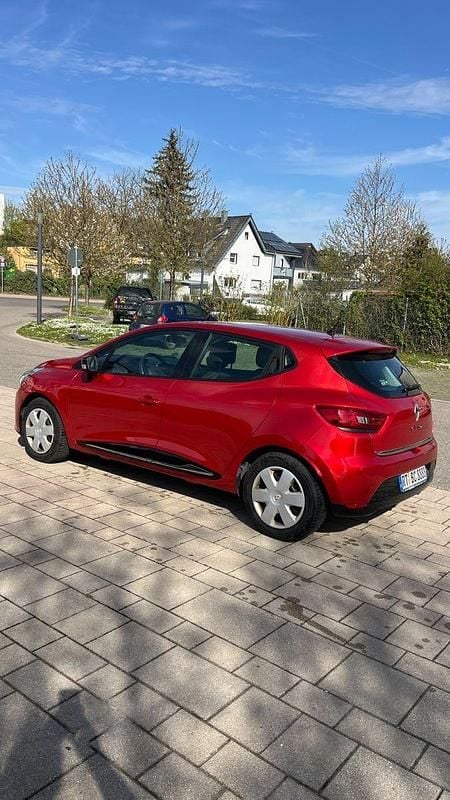 Brugt Renault Clio IV Initiale Paris 73 HK (53 kW) 2014 Rød Sedan
