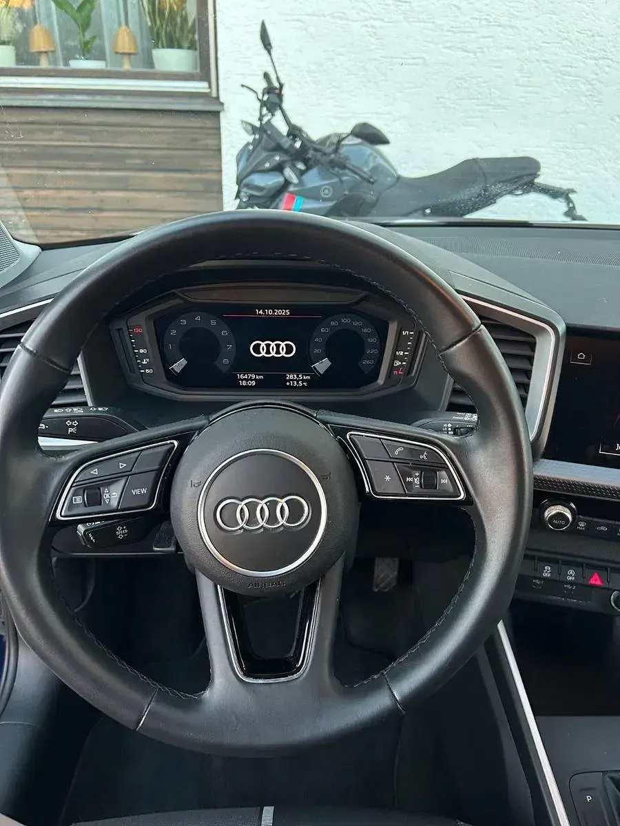 Używany Audi A1 Sportback Advanced 95 KM (69 kW) 2023 Niebieski Hatchback