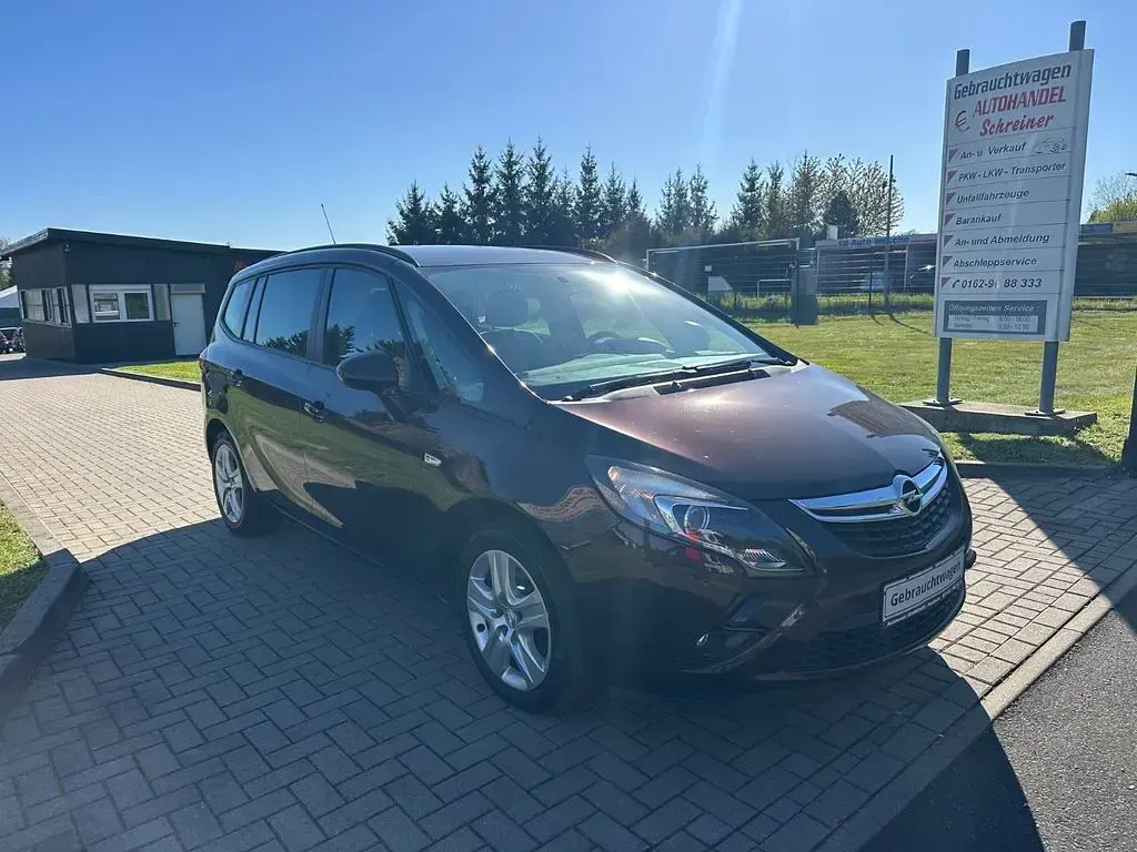 Gebraucht Opel Zafira Tourer Edition 140 PS (102 kW) 2012 Braun Van / Kleinbus