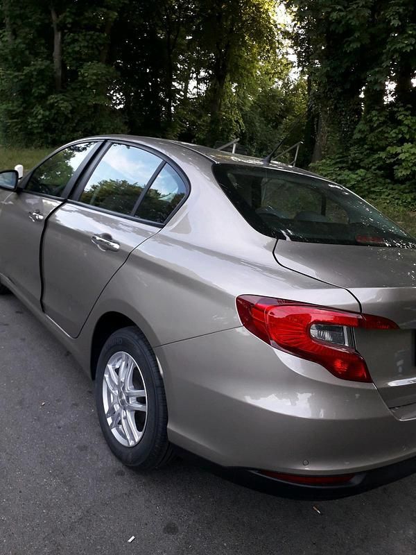 Gebraucht Fiat Tipo 95 PS (69 kW) 2017 Beige Limousine