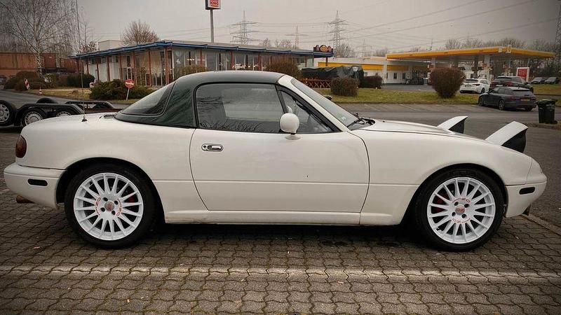Gebraucht Mazda MX5 116 PS (85 kW) 1992 Weiß Cabrio