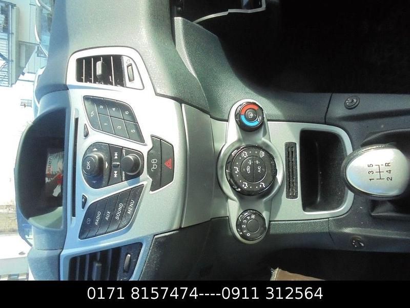 Gebraucht Ford Fiesta 60 PS (44 kW) 2012 Rot Kleinwagen