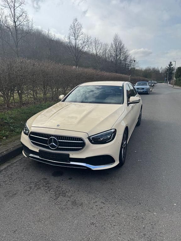 Brugt Mercedes E220 200 HK (147 kW) 2023 Beige Sedan