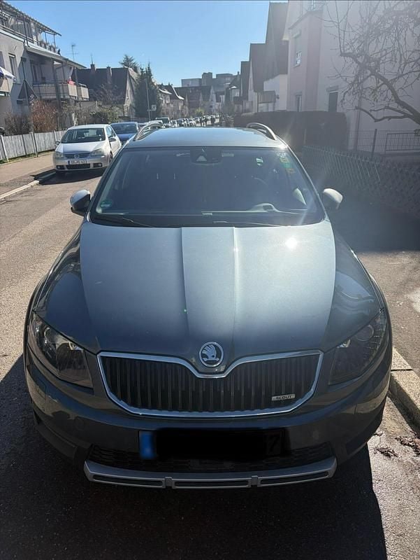 Gebraucht Skoda Octavia 184 PS (135 kW) 2016 Grau Kleinwagen