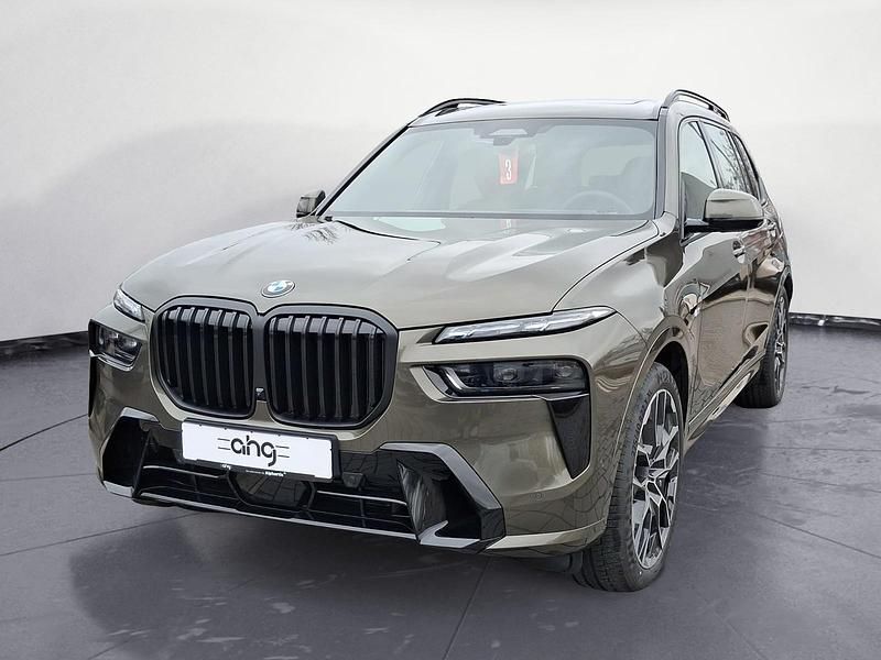 Neu BMW X7 352 PS (258 kW) 2026 Grau SUV