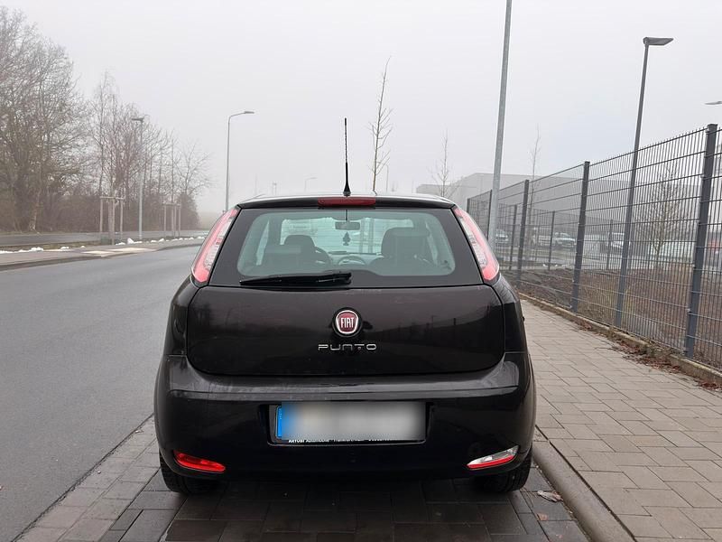 Gebraucht Fiat Punto 69 PS (50 kW) 2013 Schwarz Kleinwagen