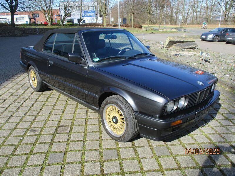 Schwarz Gebraucht 1990 BMW 318 Cabriolet Cabrio | 26.500 € - Bild 1/4