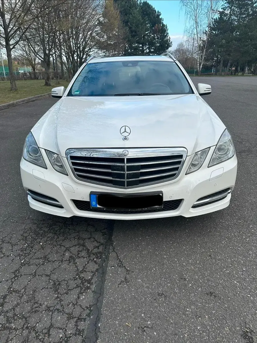 Gebraucht Mercedes E250 Avantgarde 204 PS (150 kW) 2011 Weiß Kombi