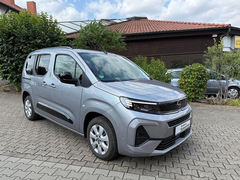 Grau Gebraucht 2024 Opel Combo Life Van / Kleinbus | 29.900 € (Teuer) - Bild 1/4
