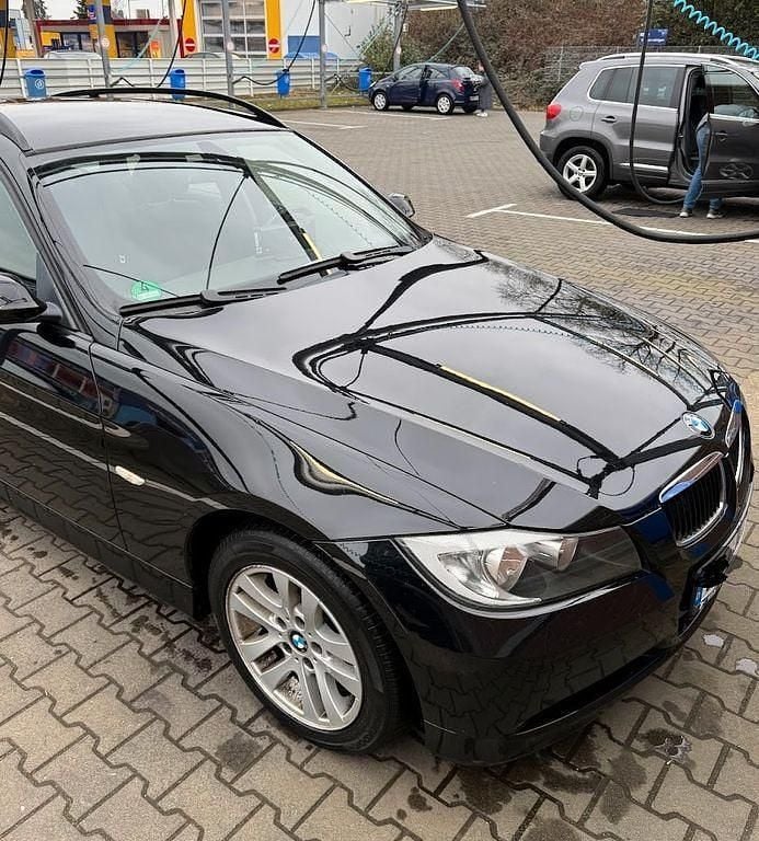 Gebraucht BMW 318 143 PS (105 kW) 2007 Schwarz Kombi