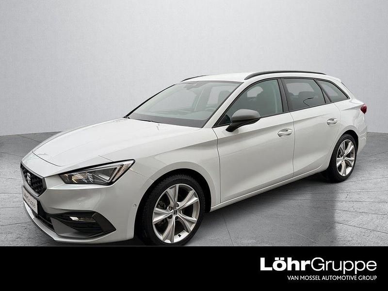 Weiß Gebraucht 2024 Seat Leon ST FR Kombi | 25.980 € (Fairer Preis) - Bild 1/4