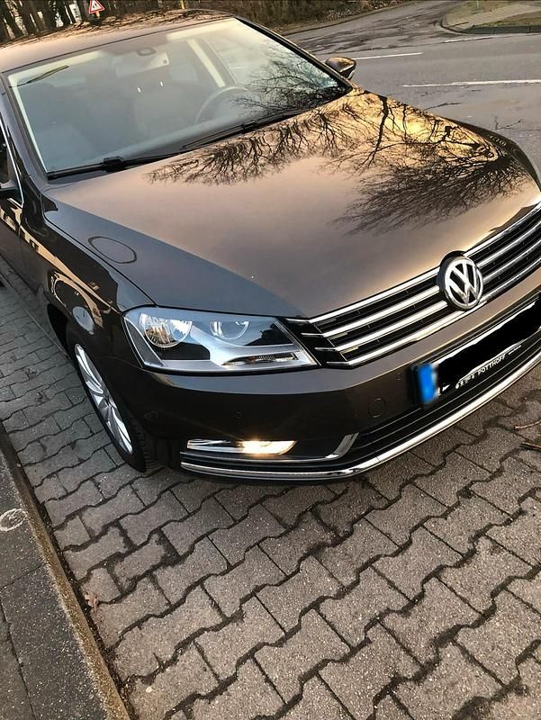 Gebraucht VW Passat 110 PS (80 kW) 2014 Braun Limousine